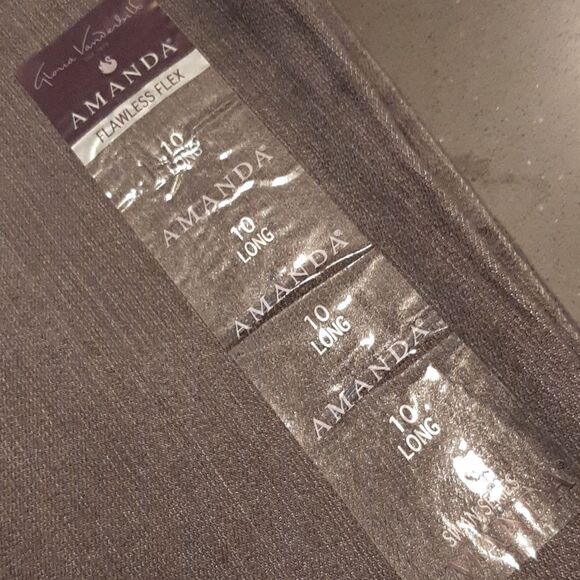 Gloria Vanderbilt "Amanda" sz 10 long jeans NWT tapered legs, classic rise - Picture 4 of 15